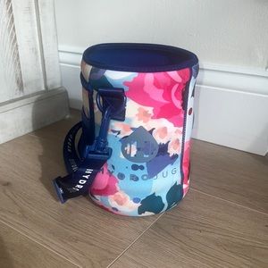 Floral HydroJug sleeve